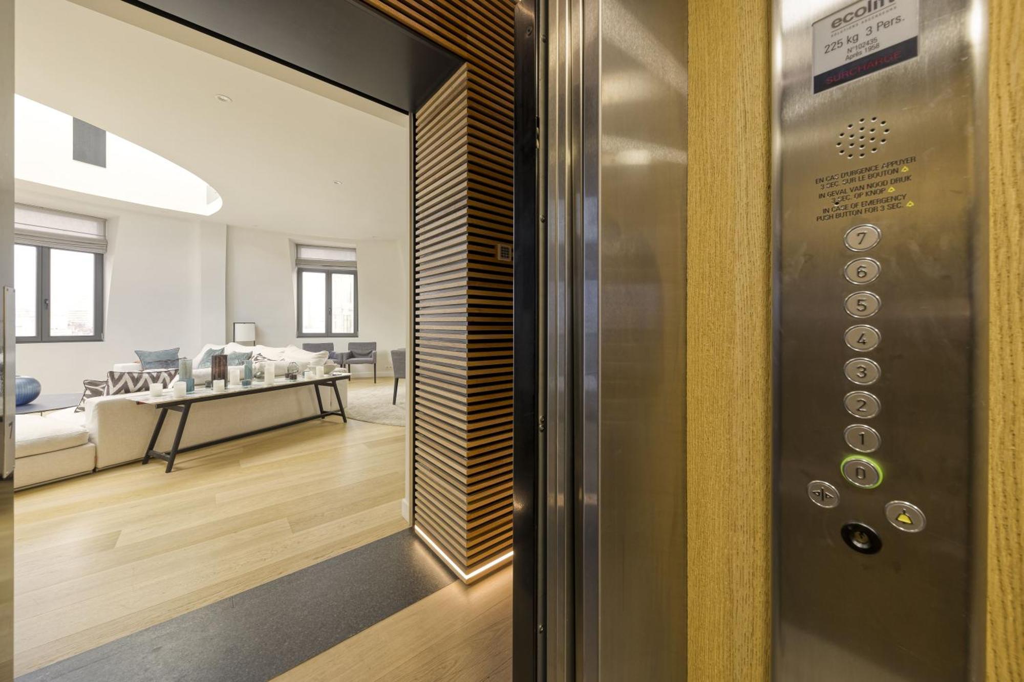 Triplex Penthouse In The City Center Bruselas Exterior foto